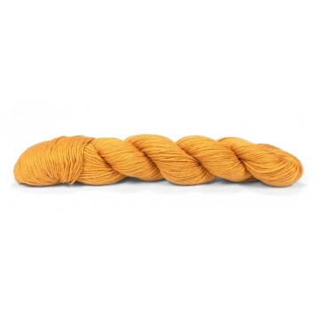 Pinta Turmeric – merino zijde ramie garen in warme goudgele tint