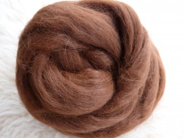 Fijne hazelnoot kleurige alpaca in lont