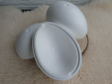 Piepschuim deelbaar ei van 30cm