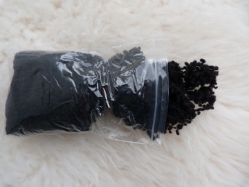 Gekleurde wool nepps