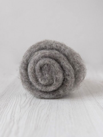 Gekaarde bergschaap natuurlijk grijs