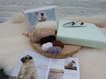 Naaldvilt-pakket mopshond