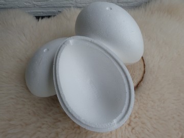 Deelbaar ei van styropor 21cm