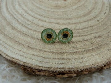 Glazen gekleurde oogjes licht-groen/bruin op pin 10/16 mm