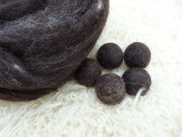 Gekleurde kaardvlies Badger/Das met viltballetjes