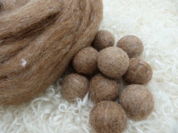 Gekleurde kaardvlies Mouse/Muis met viltballetjes