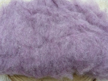 Mix van Maoriwol en Bergschaap paars-bruin gemêleerd