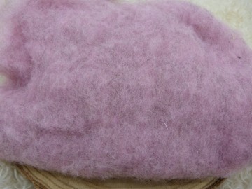 Mix van Maoriwol en Bergschaap roze gemêleerd