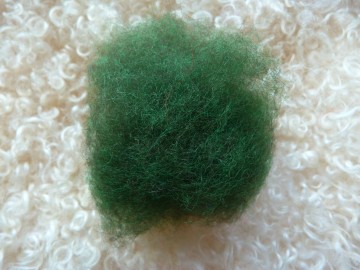 Gekaarde bergschaap in de kleur forrest green