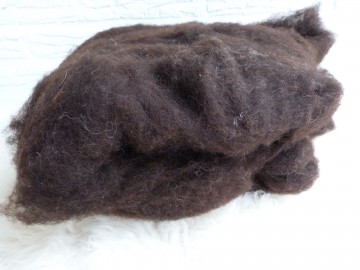 Natuurlijk zwarte (diep donkerbruin) Jacob kaardwol.  