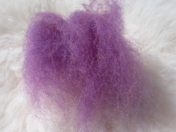 Gekaarde bergschaap in de kleur Licht Paars