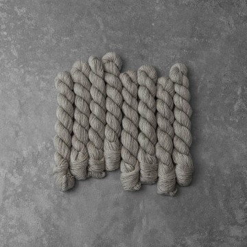 Yasmin grijs minis garen wol yak zijde 20 gram streng